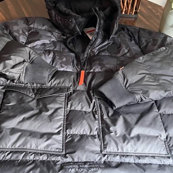 Firm Price! Nike Unisex Puffer coat size Large NWT - Picture 9 of 16